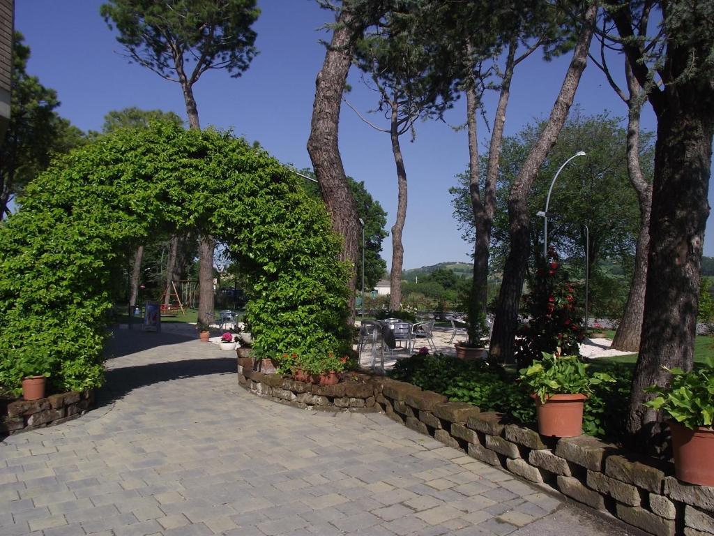 Hotel Ausonia Monte Porzio Екстер'єр фото